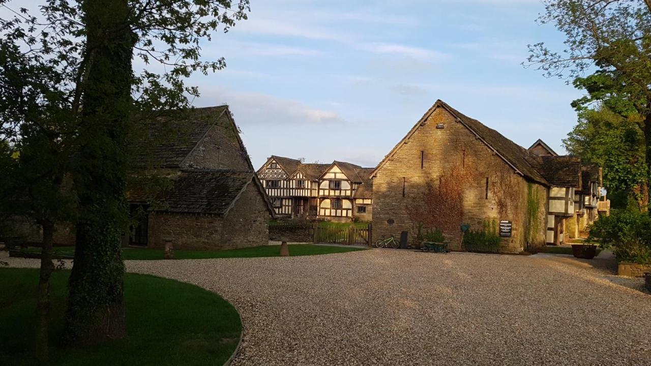 キングトン The Threshing Barn At Penrhos Courtヴィラ エクステリア 写真